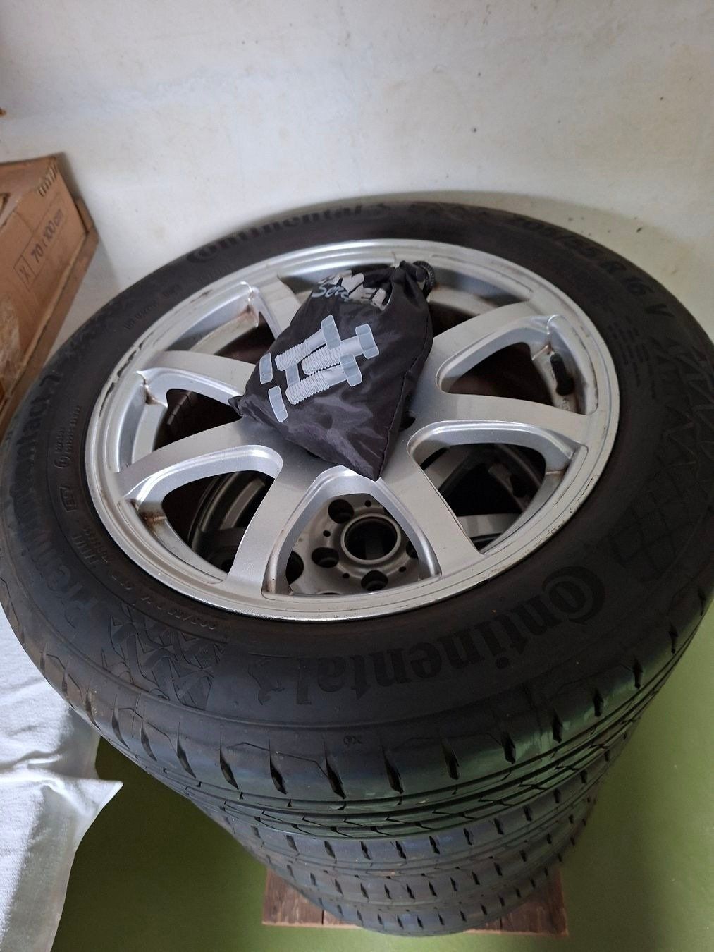 Continental Pneumatici & Ruote complete: Skoda Kompletträder – Usato da Köniz venduto da nneighbor 1