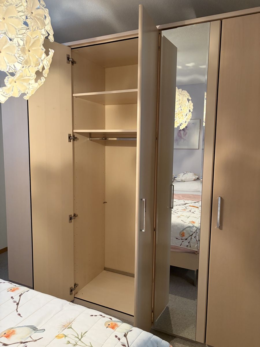 Armoires: Kleiderschrank – D'occasion à Zug par Quips35 5