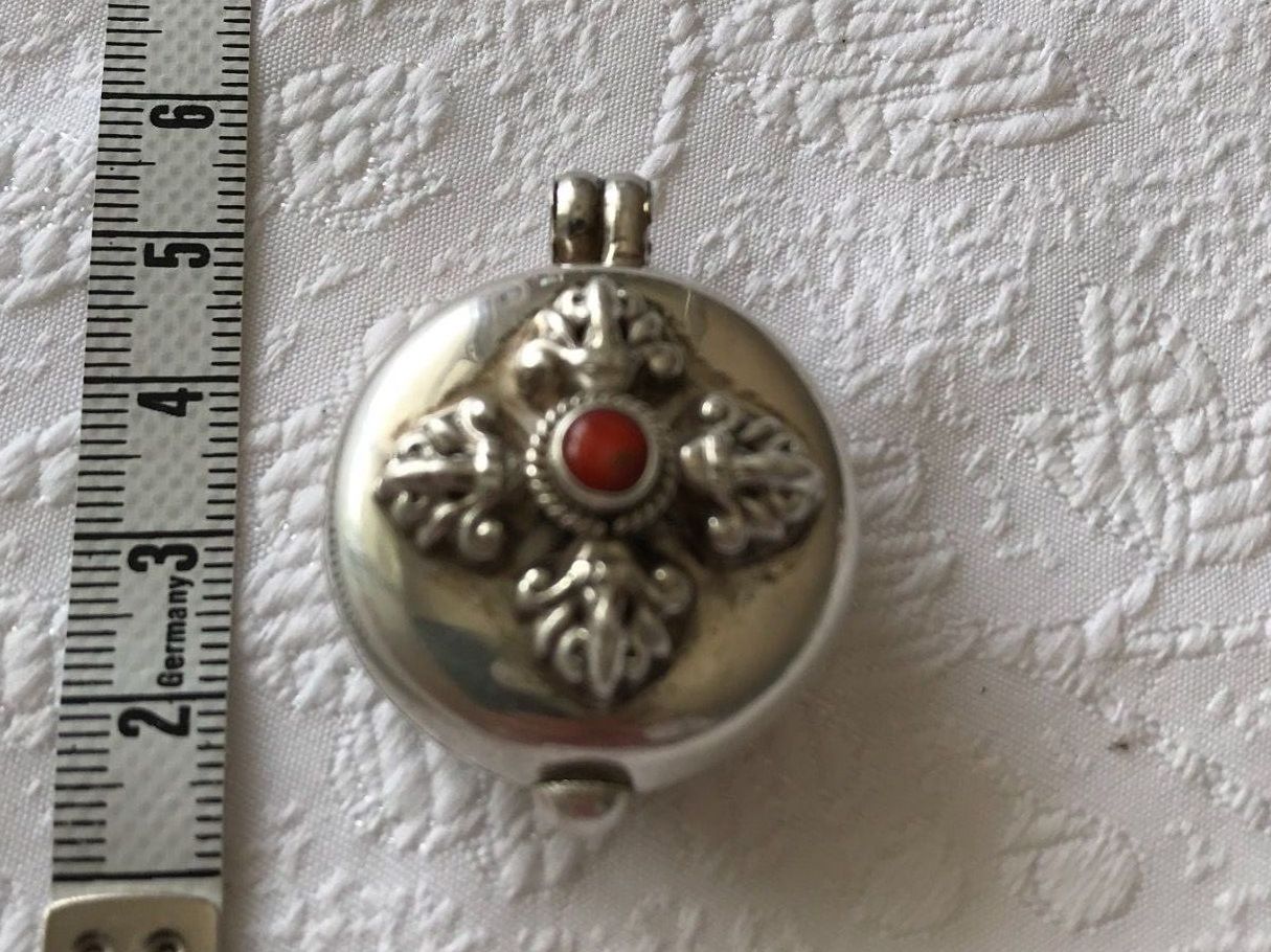 Ciondoli: Anhänger mit Dose aus Lhasa/Tibet – Usato da Uster venduto da Schangnau87 9