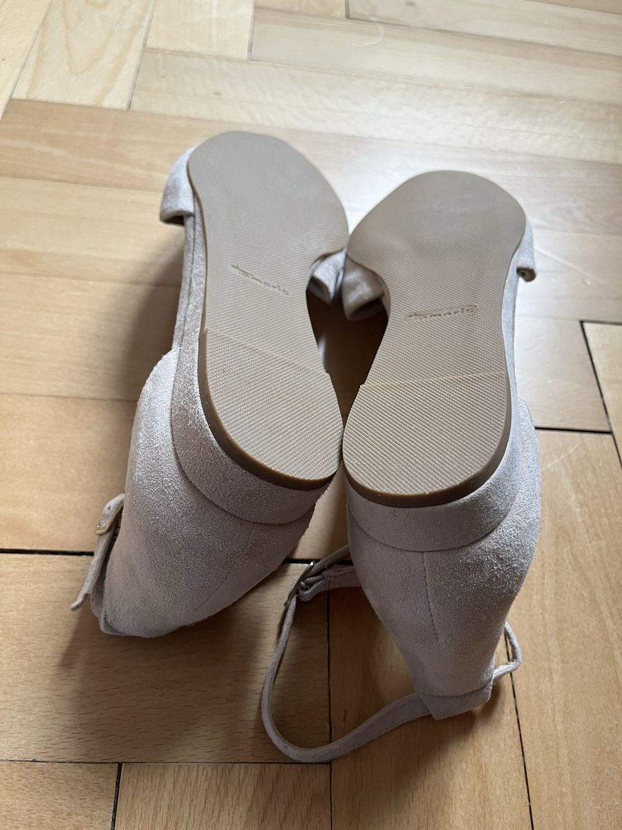 Tamaris Damenschuhe: Flacher Wildlederschuh mit Riemchen – Neu (gemäss Beschreibung) aus Bern von urt_ph6r 1