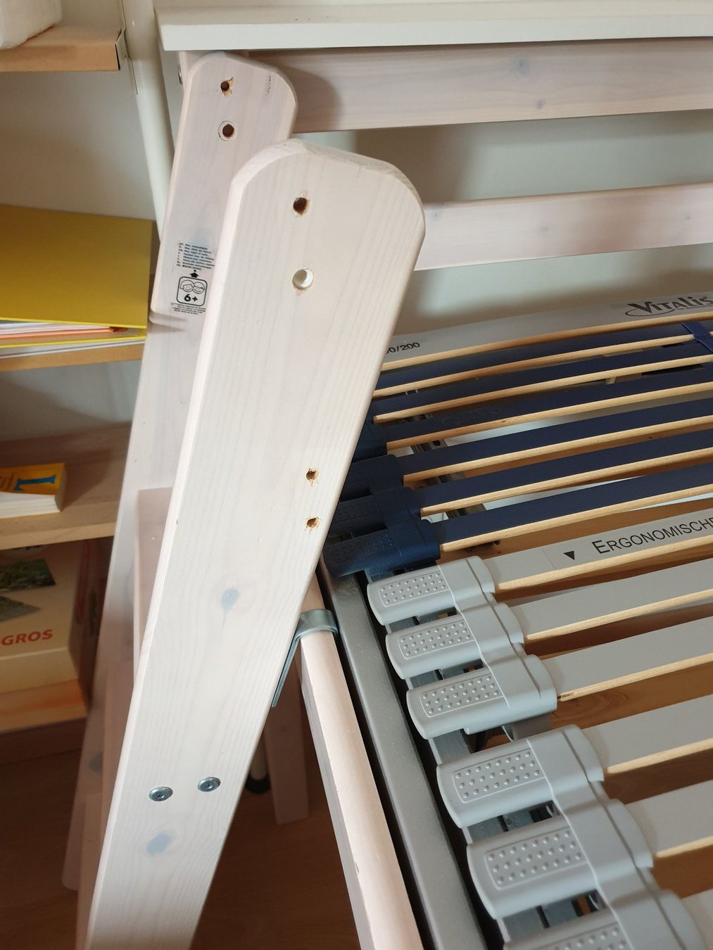 Letti: Kinder Hochbett mit Lattenrost, mit oder ohne Matratze – Usato da Herisau venduto da Musikfestival 5