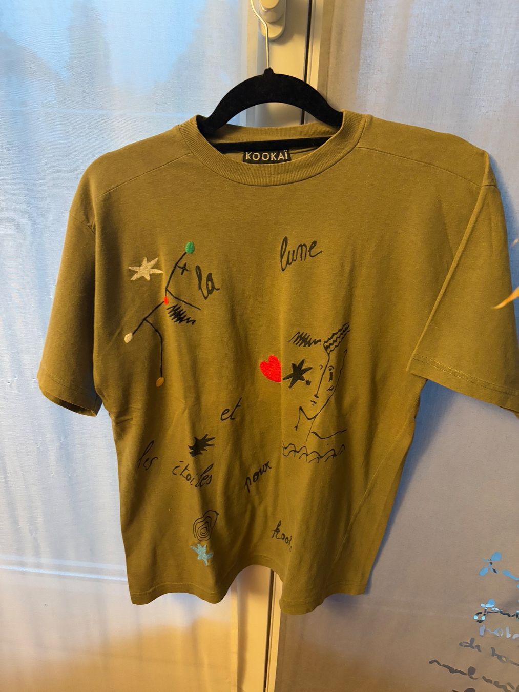 T-shirt: T-shirt Kookaï kaki brodé T.S – Original & tendance – Usato da Lausanne venduto da ine_6c2m