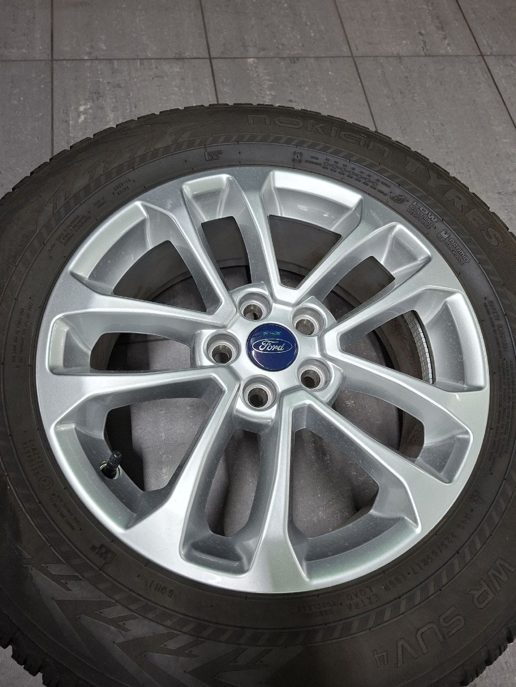 Ford Automobili: Winteräder Ford Kuga – Usato da Buchs ZH venduto da Giova.RM 3