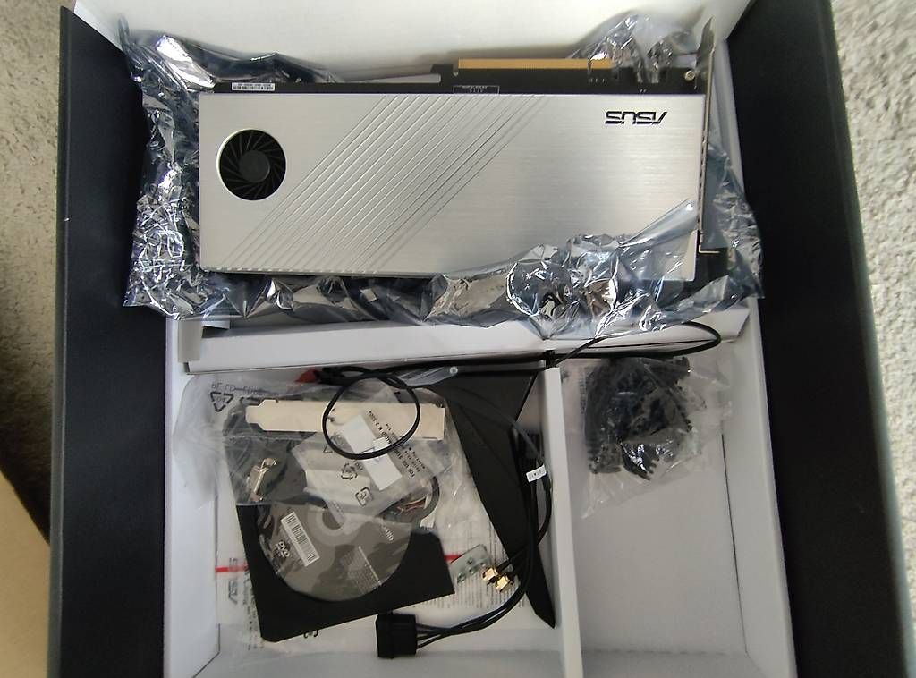 Asus Mainboards: ASUS Pro WS WRX80E-SAGE SE WIFI – Gebraucht aus Lausanne von edw_nb2q 2