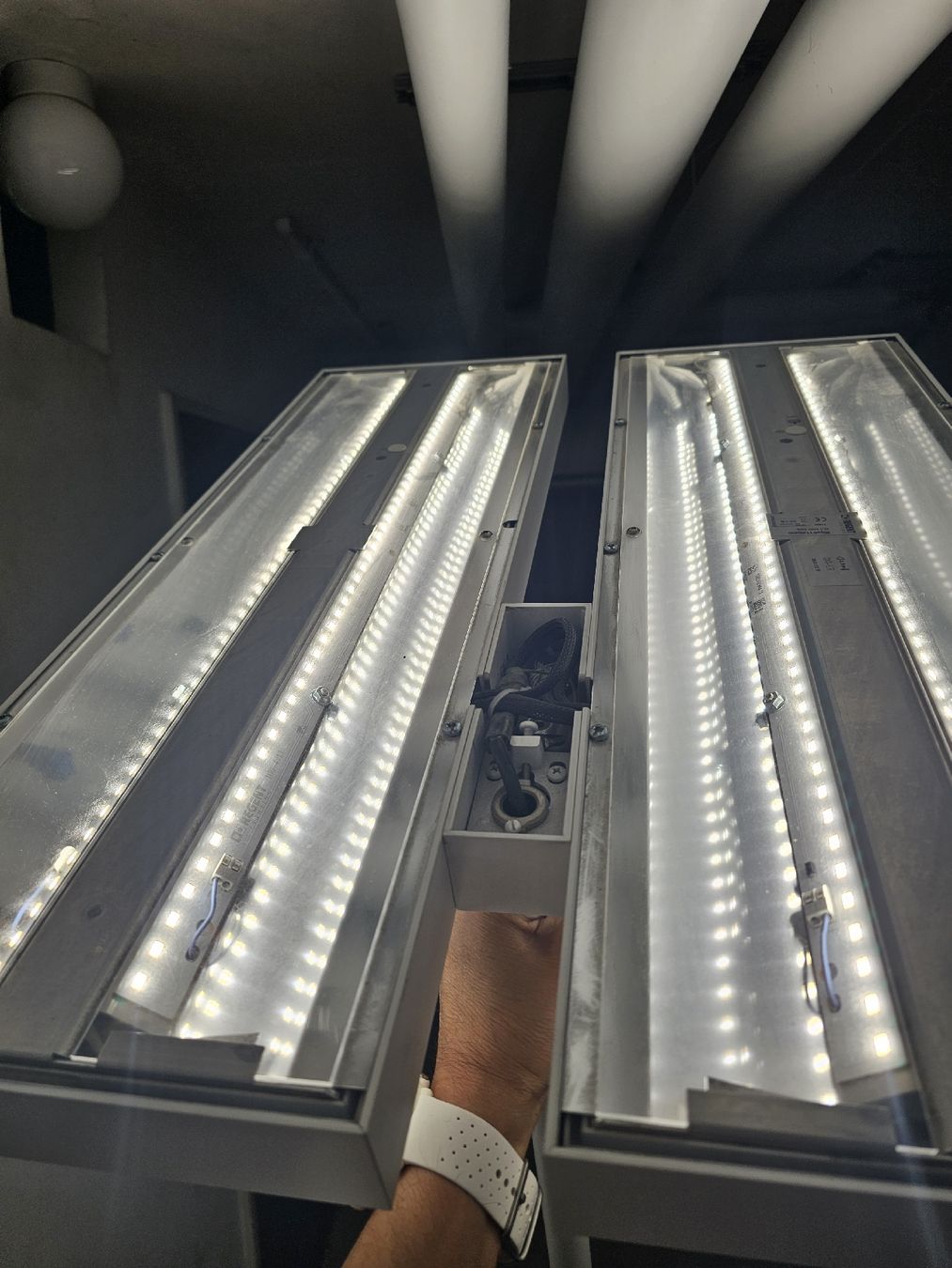 Regent Lampade: Stehleuchte Level Office LED 4000K – Usato da Münchenstein venduto da LightingPRO 3