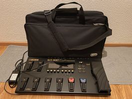 BOSS GT-100 guitar multieffects processor with bag