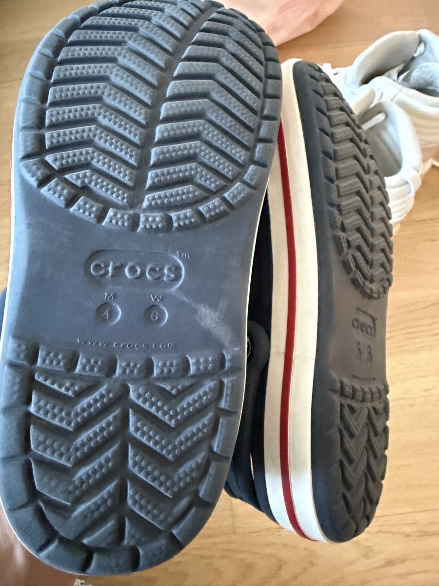 Crocs Chaussures garçon: Crocs 37 Grüsse – D'occasion à Uitikon Waldegg par lin_bth8 3