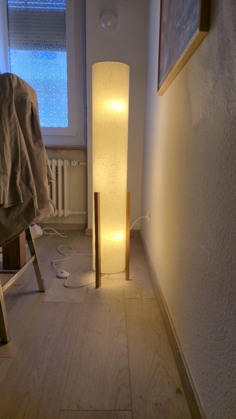 Micasa Lampade: Bodenlampe Stoff Holz skandinavisch – Usato da Watt venduto da sarahZH1995 1