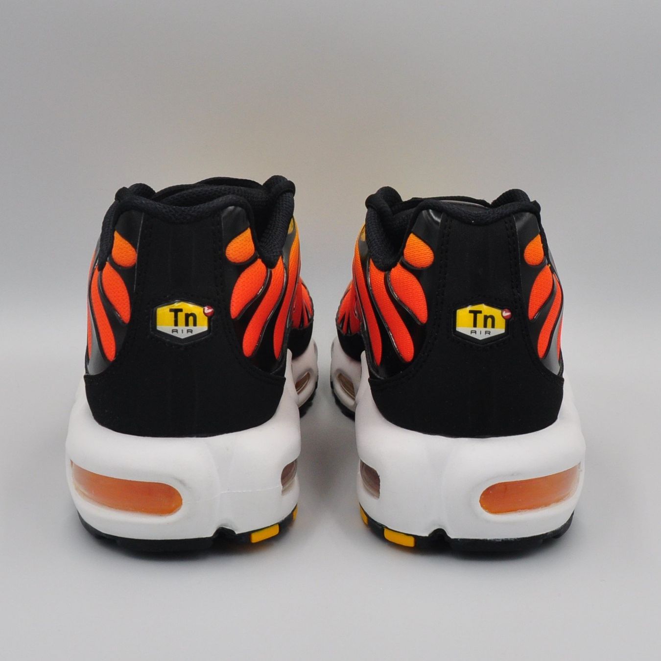 Nike Scarpe da uomo: Nike Air Max Plus TN Tiger 43 – Nuovo e nell'imballaggio originale da Bern venduto da SneakerheavenLT 4
