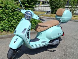 Piaggio Vespa GTS 125  - grün-met., Topcase, top Zustand!