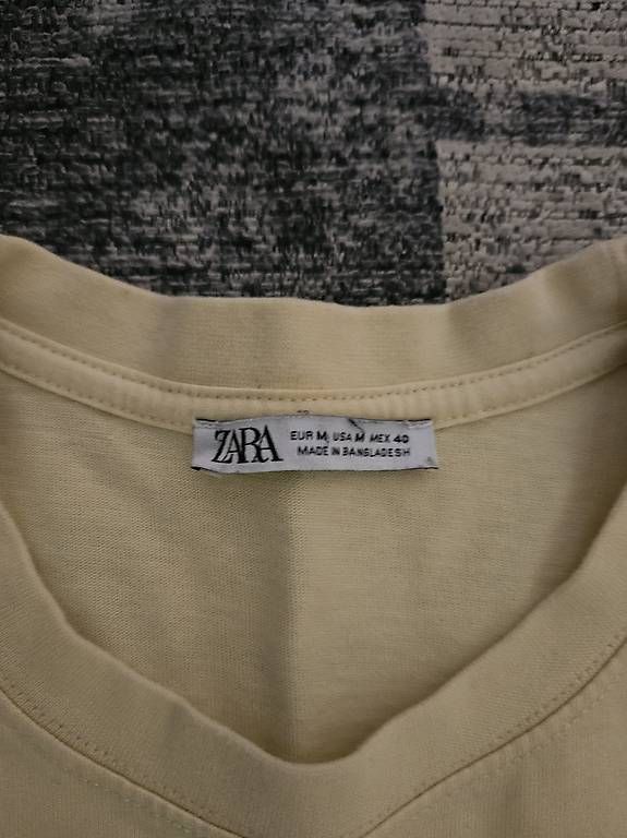 T-shirts: Zara T-Shirt Calssic – D'occasion à Dottikon par damianolucia98