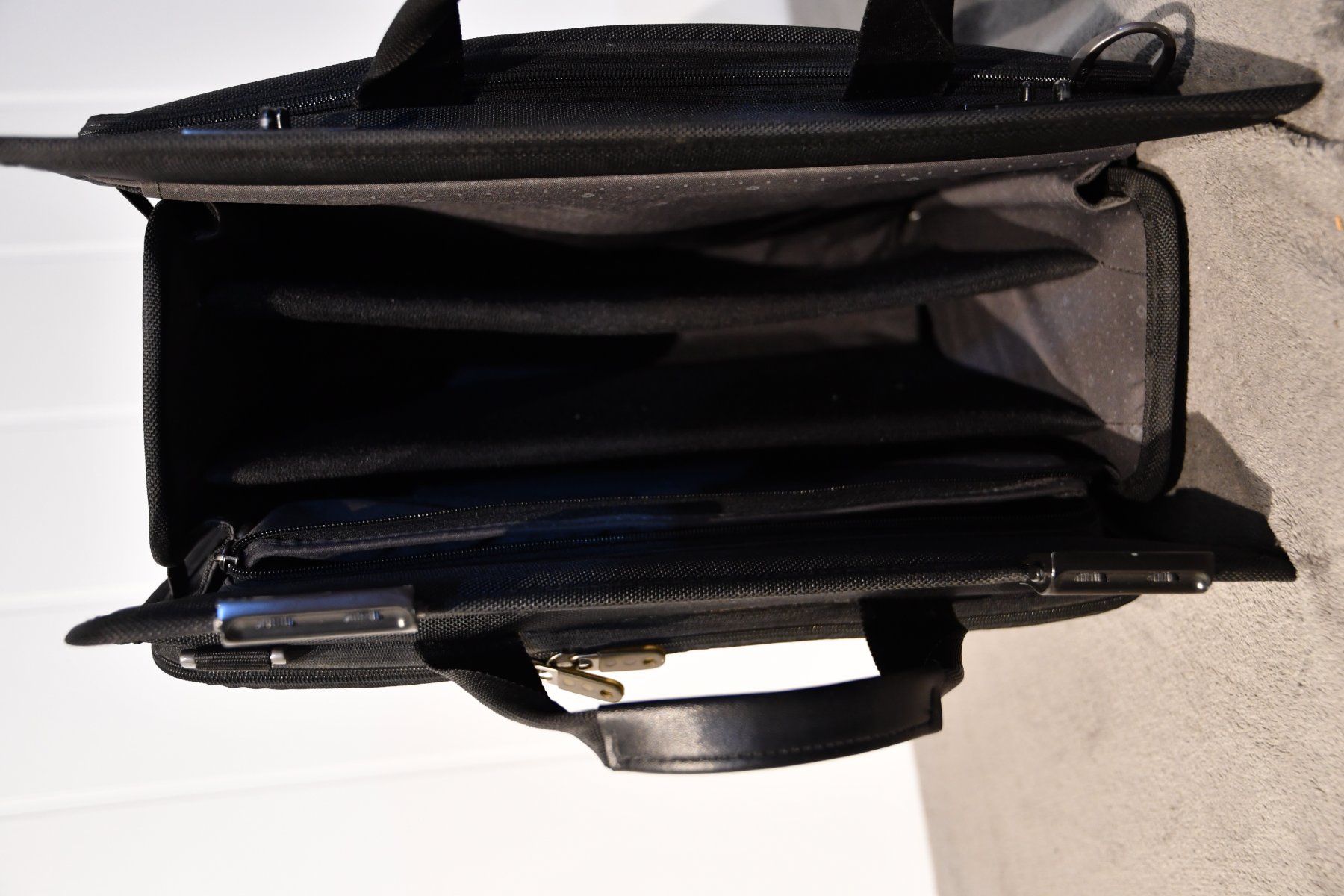 Samsonite Valigie & Borse: Samsonite Business Aktentasche – Usato da Niederrohrdorf venduto da Voase 4