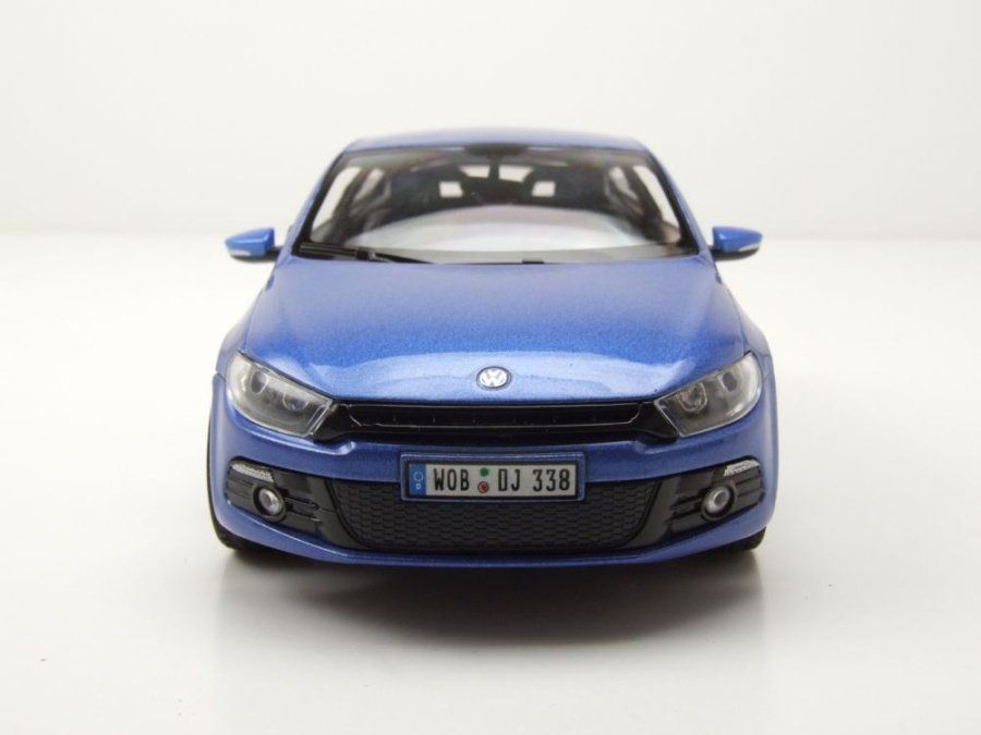 Volkswagen Modellini d'auto: VW Scirocco III Coupé Phase I 2008-2014 blau met.       1:24 – Nuovo e nell'imballaggio originale da Gerlafingen venduto da espero88 3