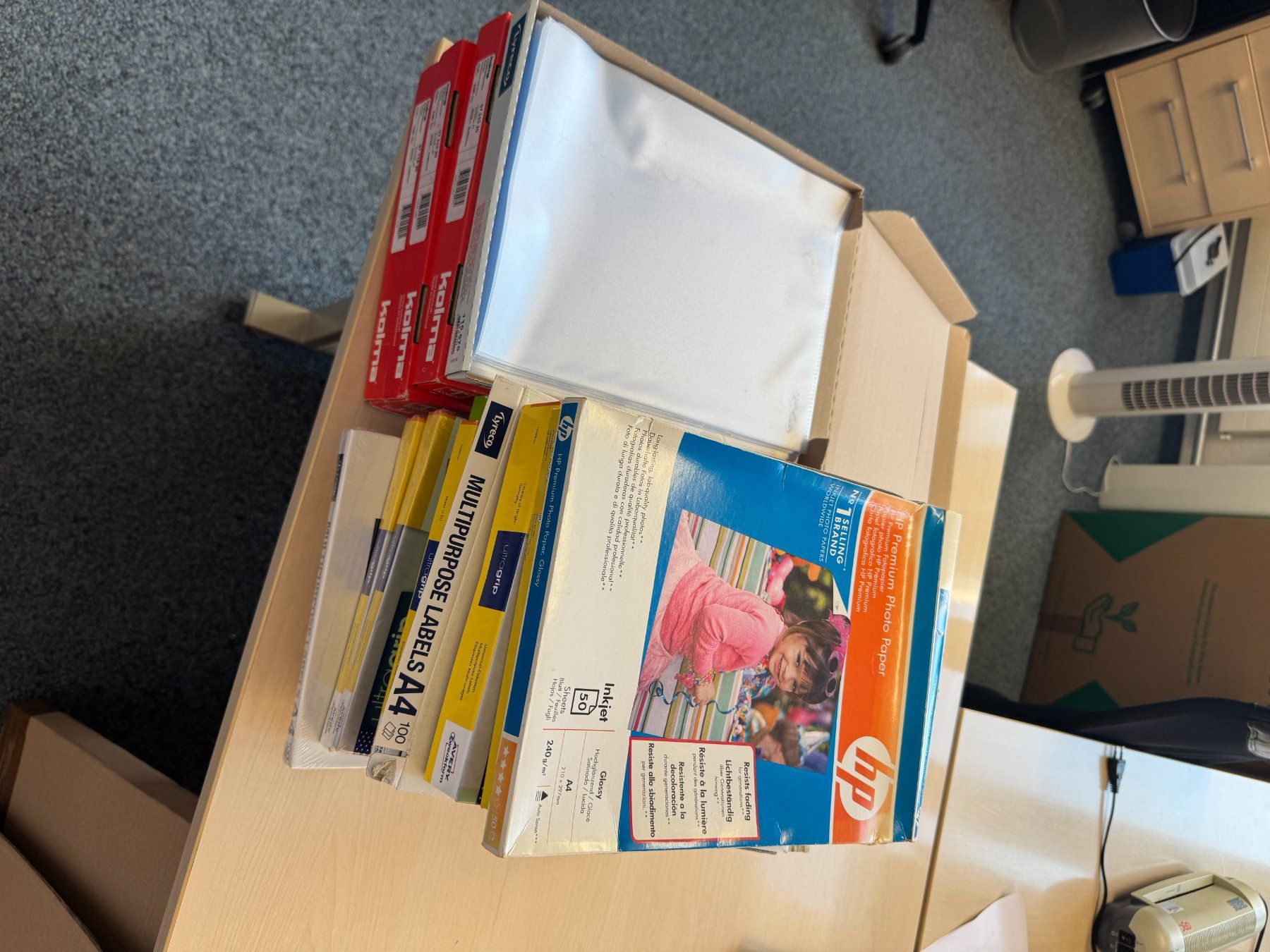 Papier: verschiedene Büroartikel – D'occasion à Widnau par BenkeGmbH