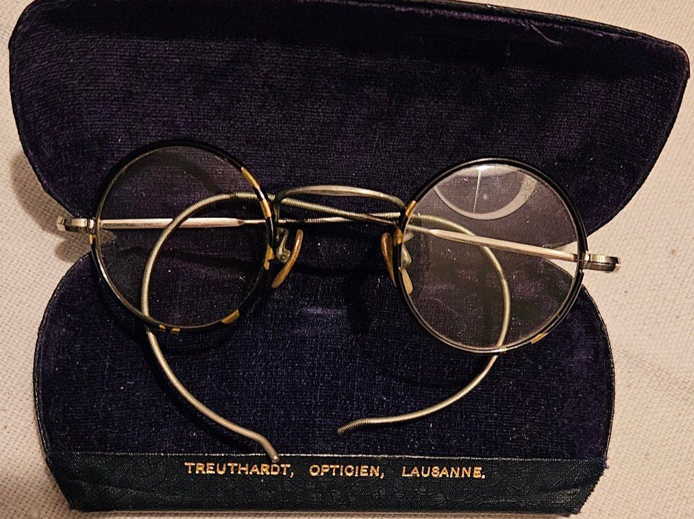 Occhiali & Lenti: Antike Kinderbrille – Usato da Untervaz venduto da FullFlap777