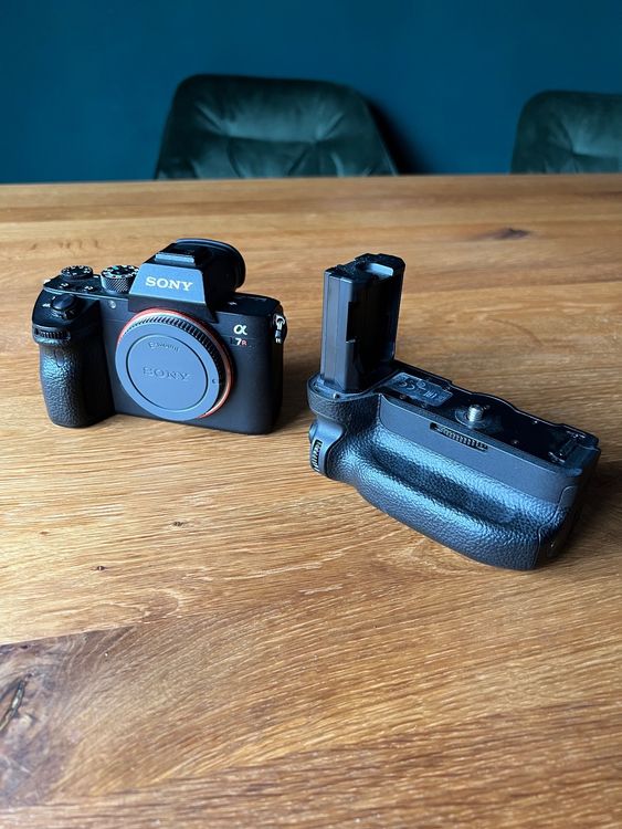 Sony Alpha 7R III Body inkl. Batteriegriff | Kaufen auf Ricardo