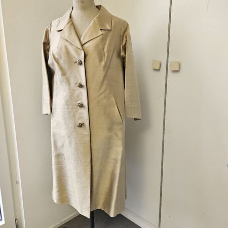 wunderschöner beiger vintage seidenmantel