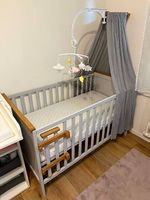 Babybett mit Baldachin+ Matratze+Baby Musik Mobile