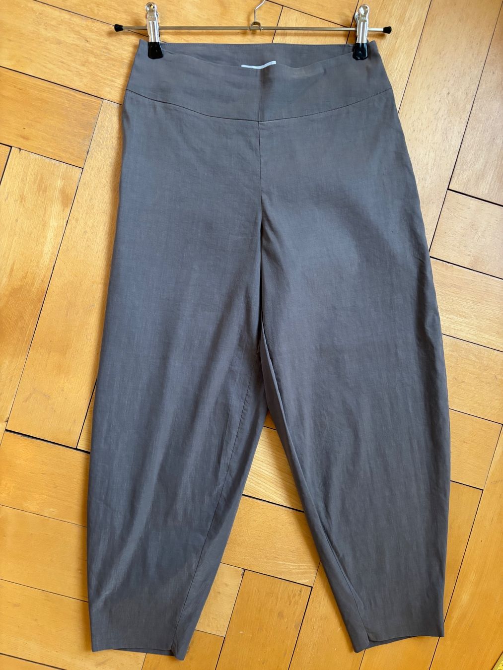 Sarah Pacini Hosen: Sarah Pacini Hose, Leinen,elastisch, 0= 36 Np:389.- – Gebraucht aus St.Gallen von shiwi12 2