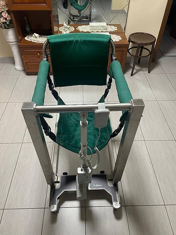 Ausili per la deambulazione: Sollevatore anziani / disabili – Usato da S. Antonino venduto da cip_5hm2 1