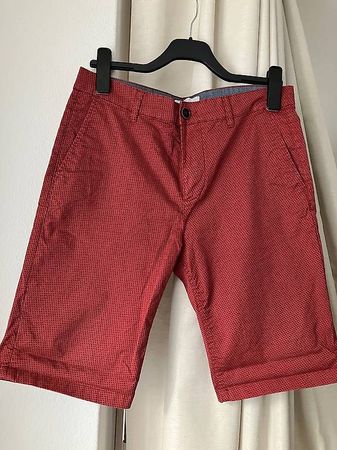  Herren-Bermuda Shorts in hervorragendem Zustand Grösse 30