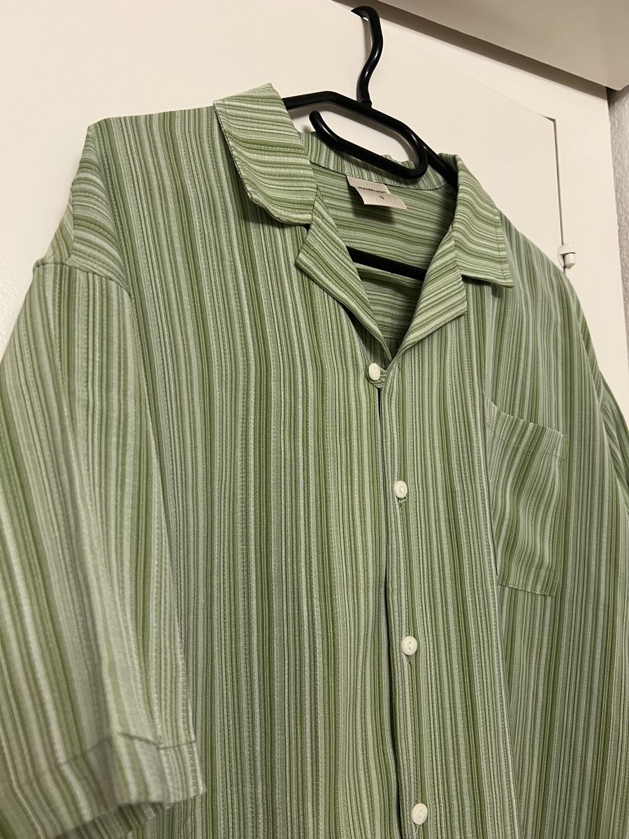 Camicie: green short sleeve shirt – Usato da Bern venduto da fen_7rn8