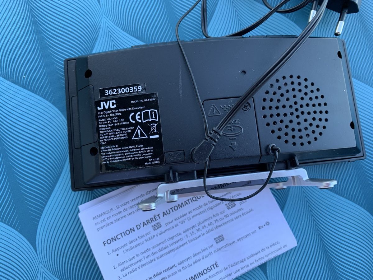 JVC Sveglie: Radio réveil affichage XXL JVC – Usato da Veytaux venduto da MaryPar1106 2
