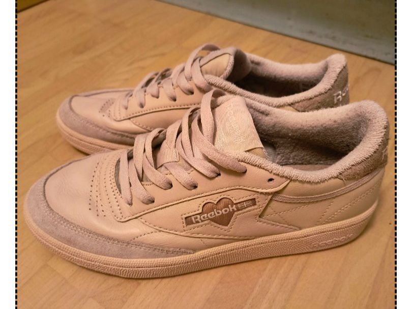 Reebok Damenschuhe: Reebok Classic rose cuir daim taille 38 – Gebraucht aus Chambrelien von yaeleay