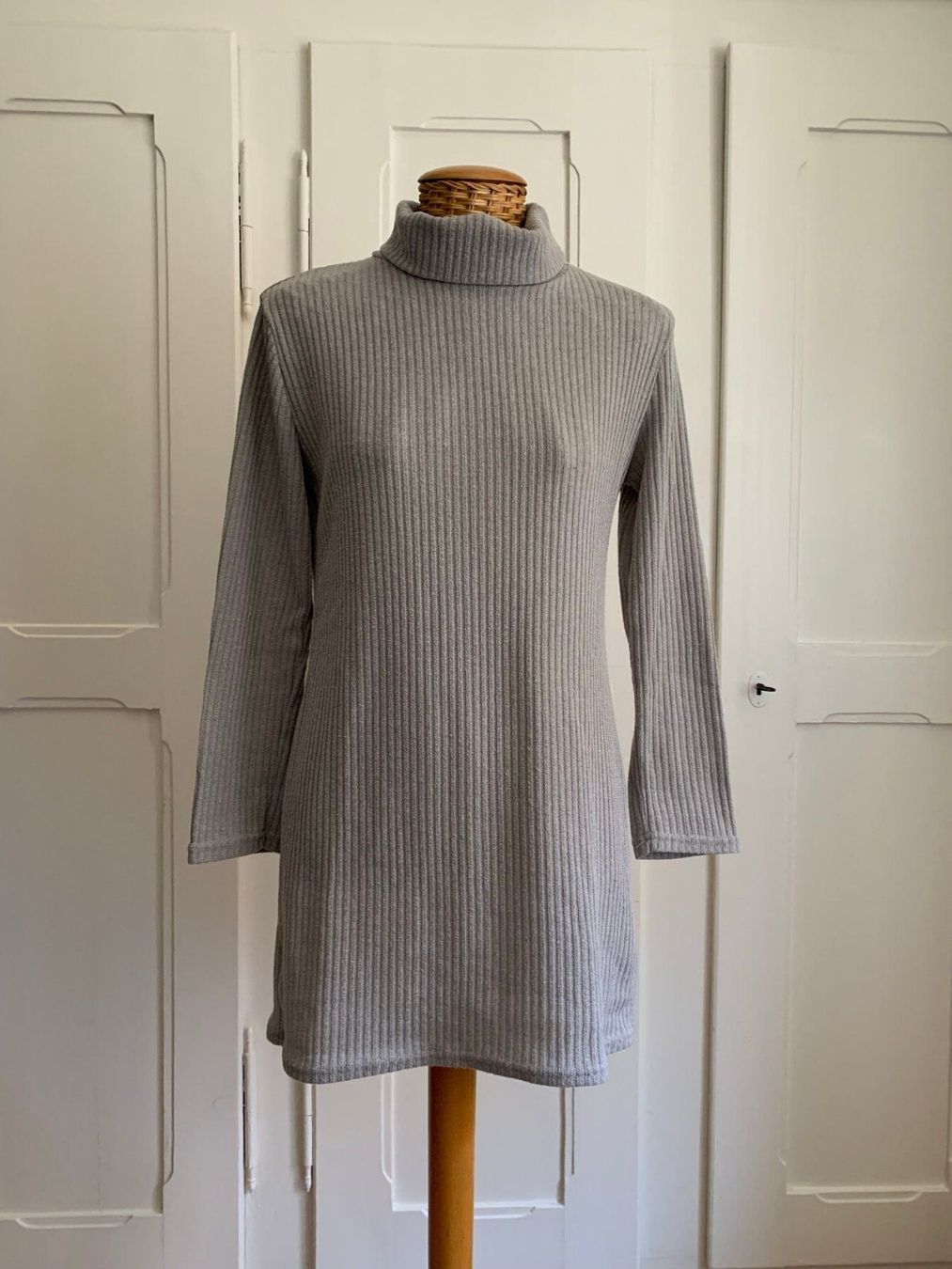 Pulls & Sweat-shirts: Rollkragen Pullover hellgrau M – D'occasion à Zürich par Diazaio