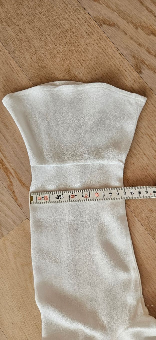 Tom Tailor Camicette: Offwhite-Bluse mit Trompetenärmeln zum Schnäppchen-Preis – Usato da Rafz venduto da Serious67 7