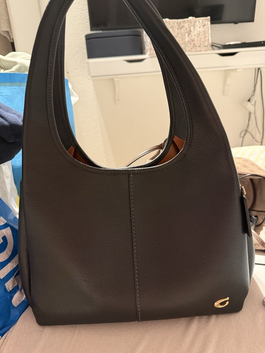Coach Borse da donna: Coach Polished Shoulder Bag  – Usato da Siebnen venduto da jana_309
