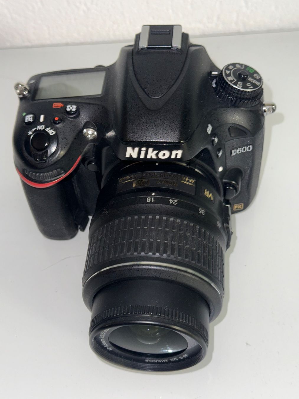Nikon Fotocamera: Nikon D600 mit Nikon Zoom 18-55mm VR – Usato da Therwil venduto da Radule 2