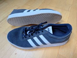 Adidas Turnschuhe guter Zustand
