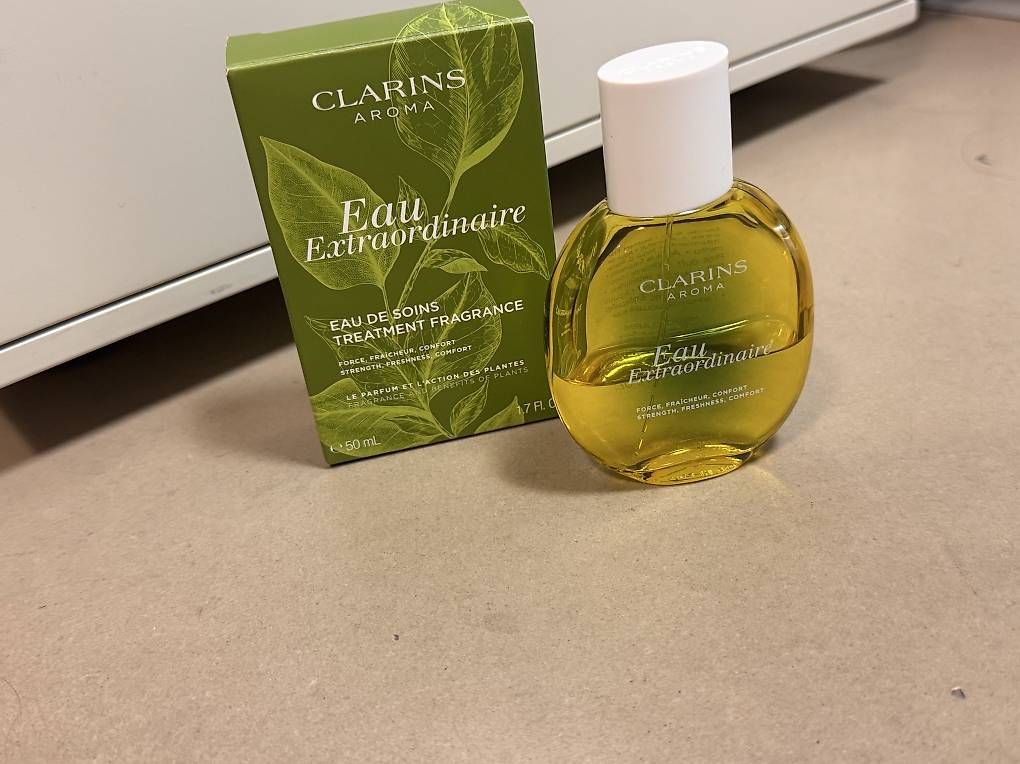 Profumi & Eau de Toilette: Clarins Eau Extraordinaire eau de Parfum – Usato da Melide venduto da cla_g5fs 1