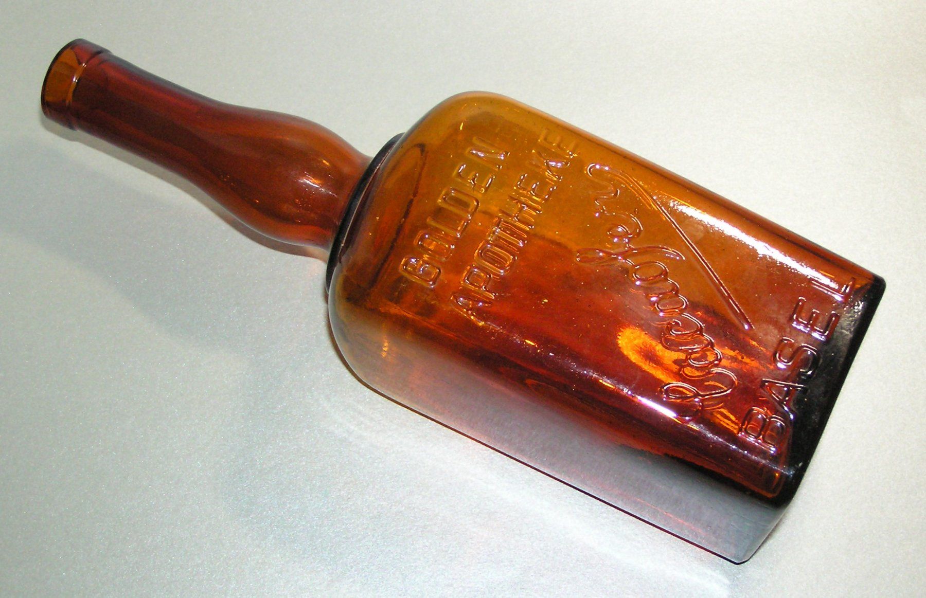 Bottiglie: Alte Apothekerflasche Golden Apotheke Basel – Usato da Grenchen venduto da Antique-hunter 7