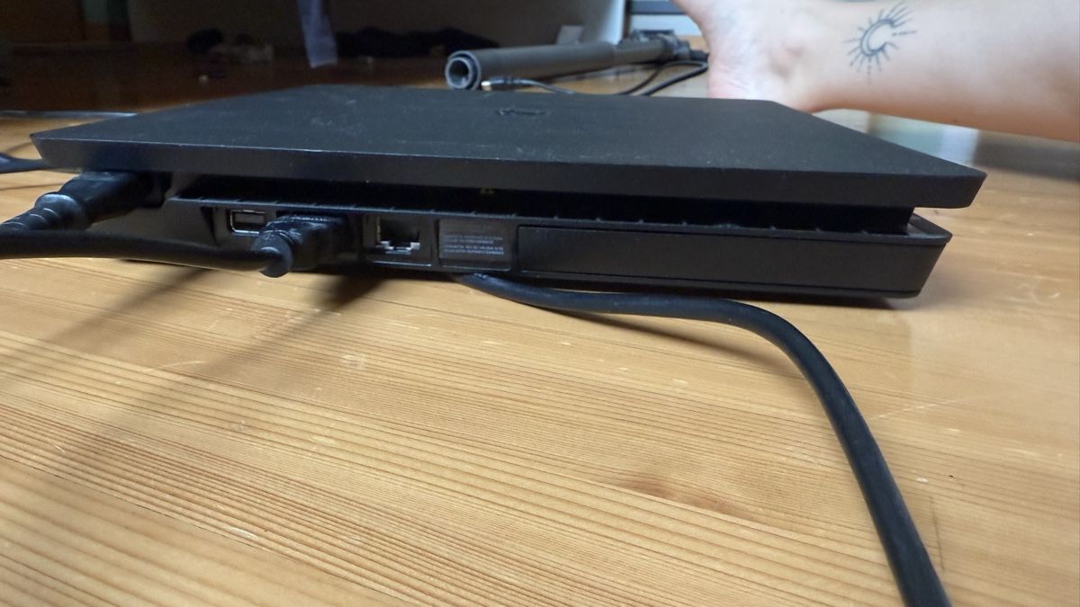 Sony Console: Sony PlayStation 4 Slim Konsole - Systemsoftware 11.02 – Usato da Gelterkinden venduto da teddywidder 1