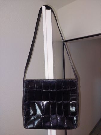 Schwarze Handtasche aus Krokodilleder (Kunstleder)