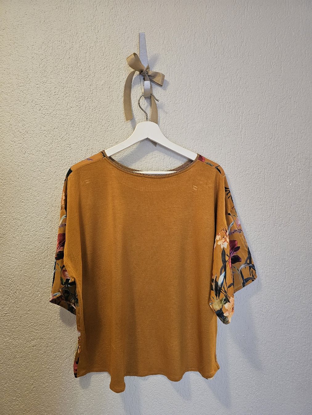 H&M T-shirt: Sommerliches Oberteil mit Blumenmuster, Grösse L – Usato da Bern venduto da Oscarella 3