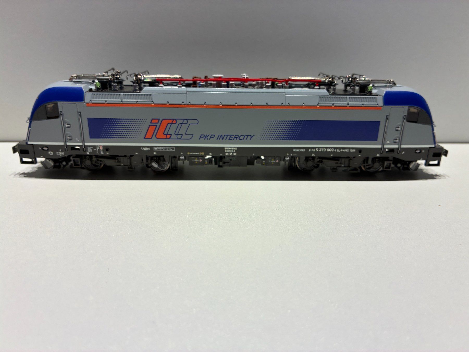 Roco Modelleisenbahnen: Roco 73841 PKP Taurus 370 – Neu und originalverpackt aus Le Pâquier-Montbarry von Patroni0 3