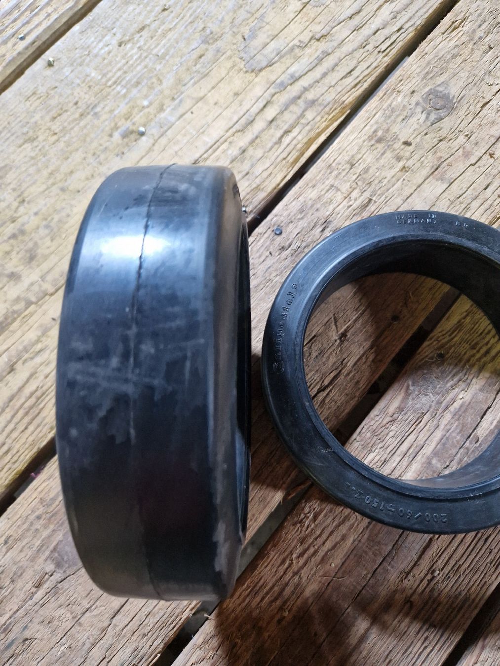 Continental Pneumatici & Ruote complete: Continental Vollgummibandage – Nuovo (secondo la descrizione) da Oberhof venduto da Radazi 2