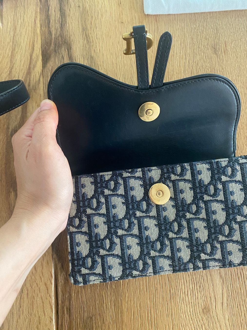 Dior Sacs: Dior SADDLE Pouch C – D'occasion à Lenzburg par Liviagabriela 2