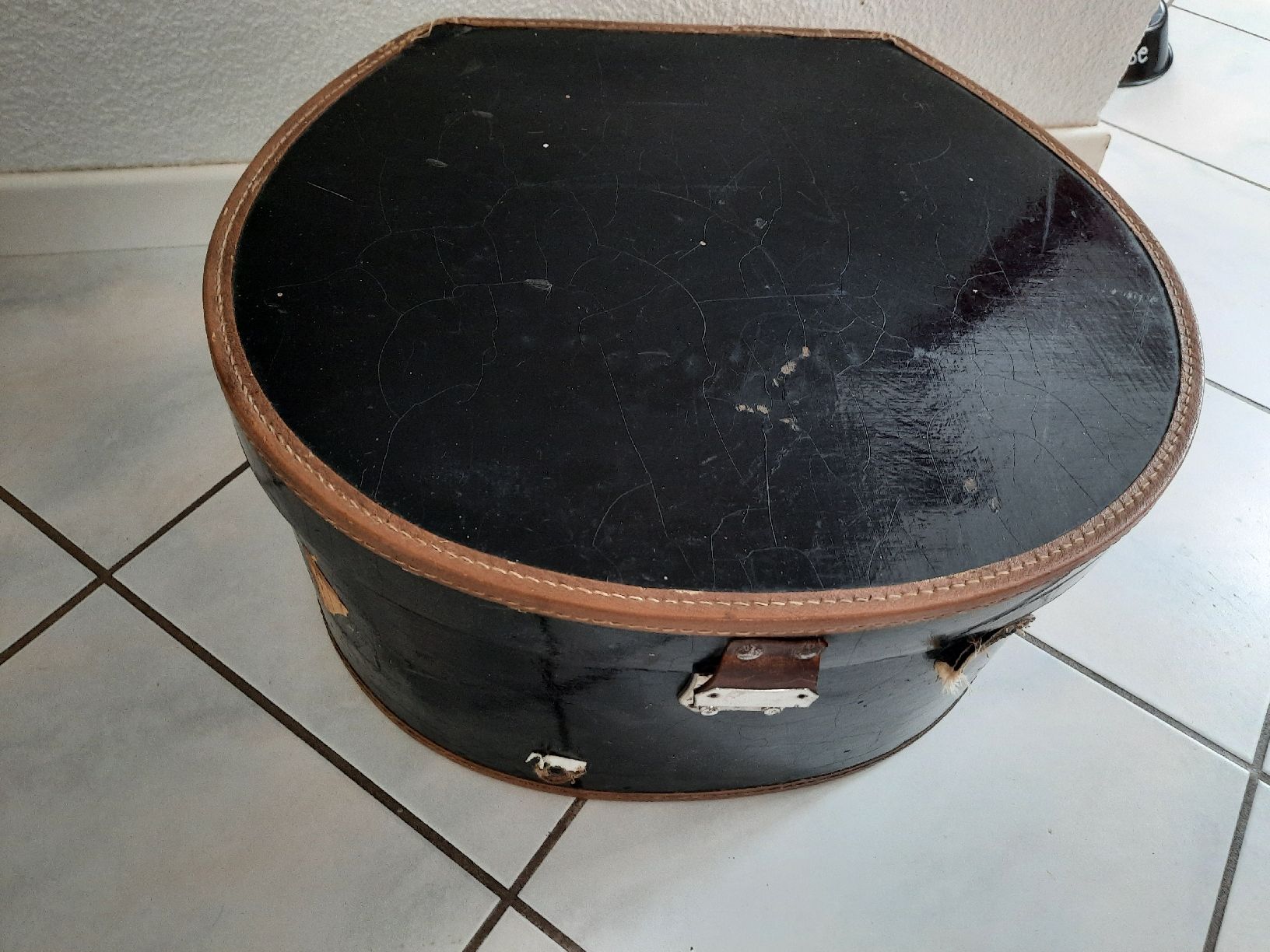 Altro in  Abbigliamento & Accessori: Grande BOÎTE À CHAPEAUX – Usato da Le Locle venduto da marylise01