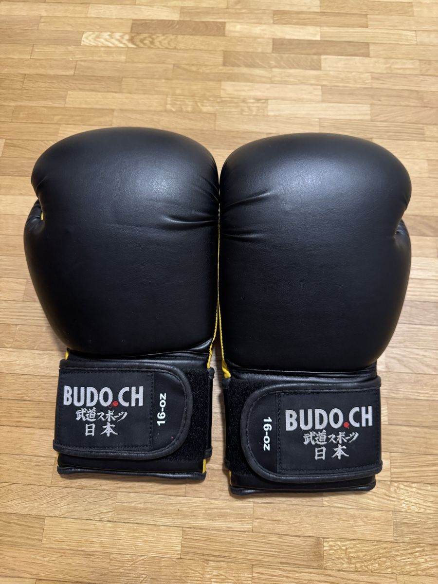 Guanti & manicotti: Boxhandschuhe – Usato da Dättwil AG venduto da beni_mc_88