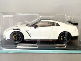 Nissan GT-R Nismo Phase III 2020-2023 RHD weiss met. /