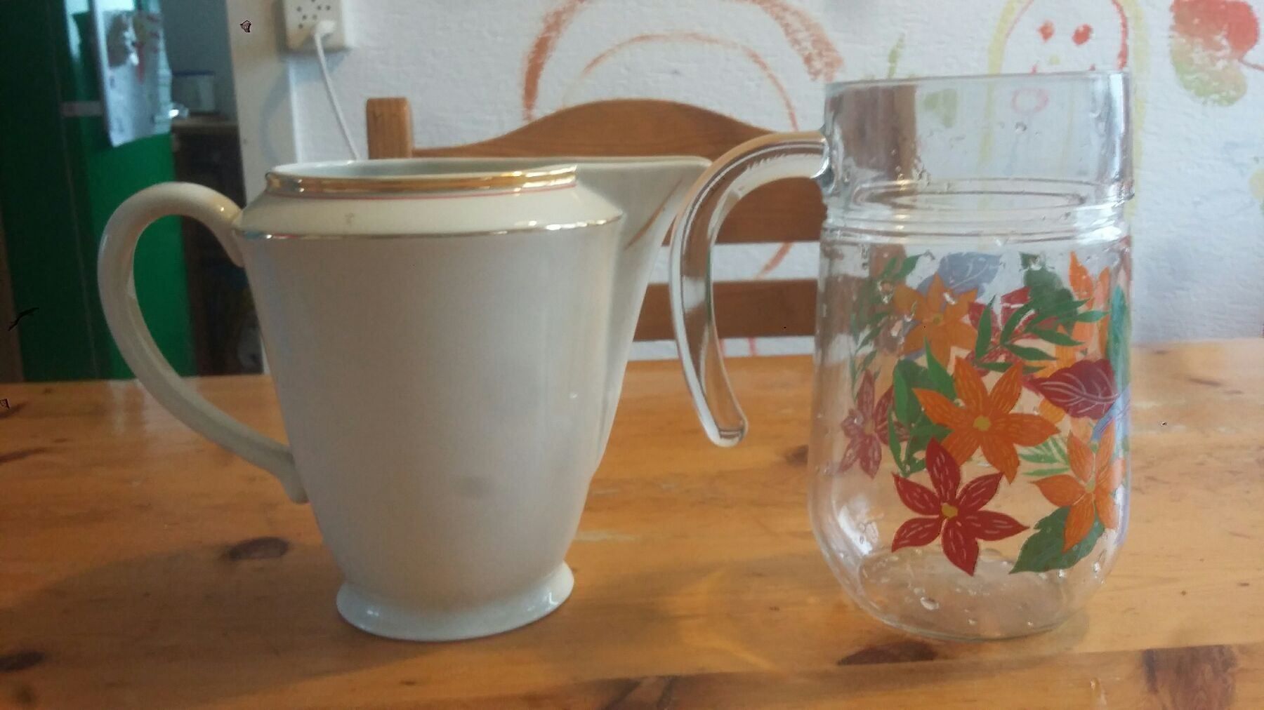 Carafes: 1 pot a limonade et 1 pot a lait – D'occasion à Miecourt par Marly1