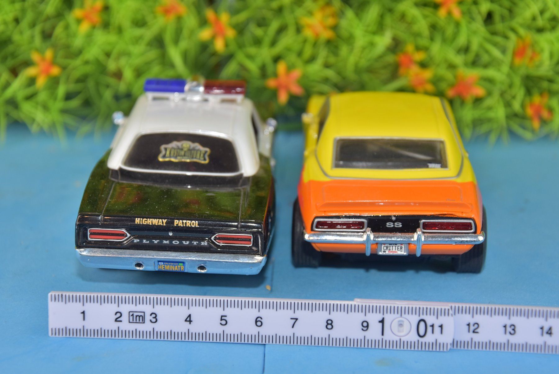 Carrera Modellautos: FÜR FR. 1.00   CARRERA EVOLUTION 2 STÜCK SUPER KLASSIKER iO – Gebraucht aus Wohlen AG von 5610WOHLEN- 8