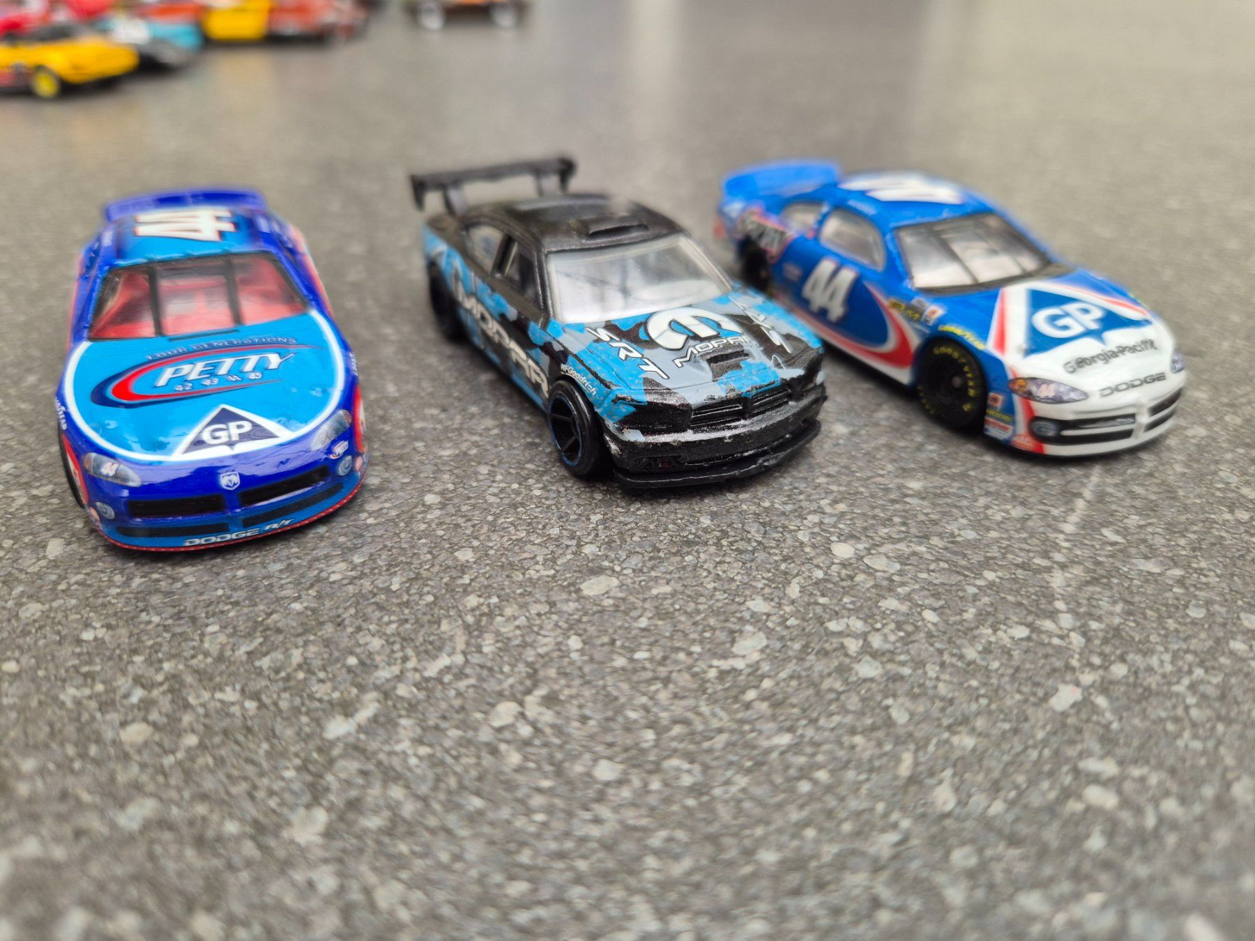 Dodge Modellautos: Dodge Nascar Hot Wheels – Gebraucht aus Oberbuchsiten von