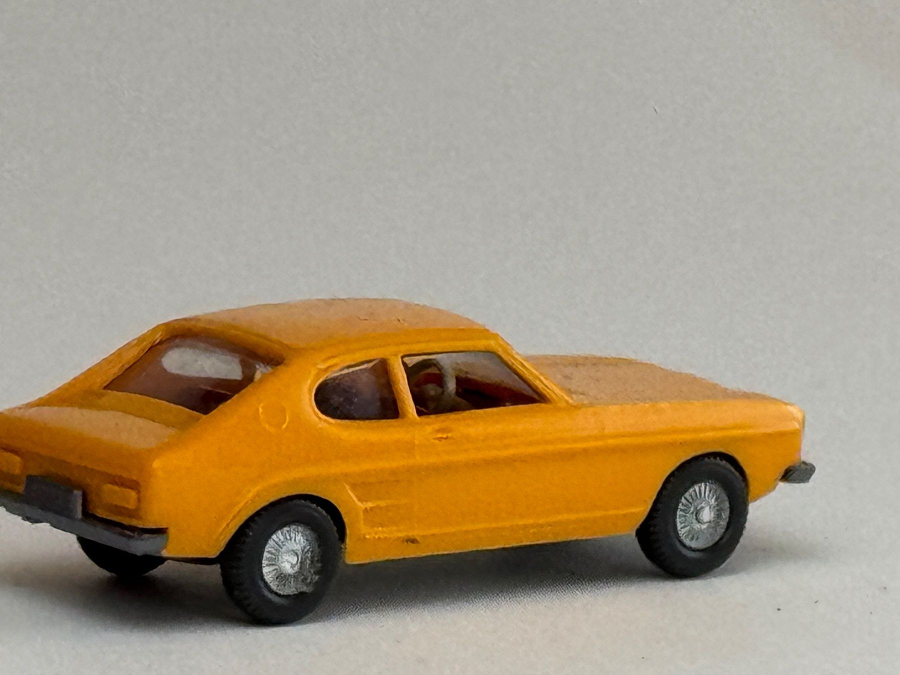 Wiking Modellini d'auto: SG- Wiking Ford Capri melonengelb Scheinwerfer gesilbert – Usato da Elm venduto da Wikmtz 1