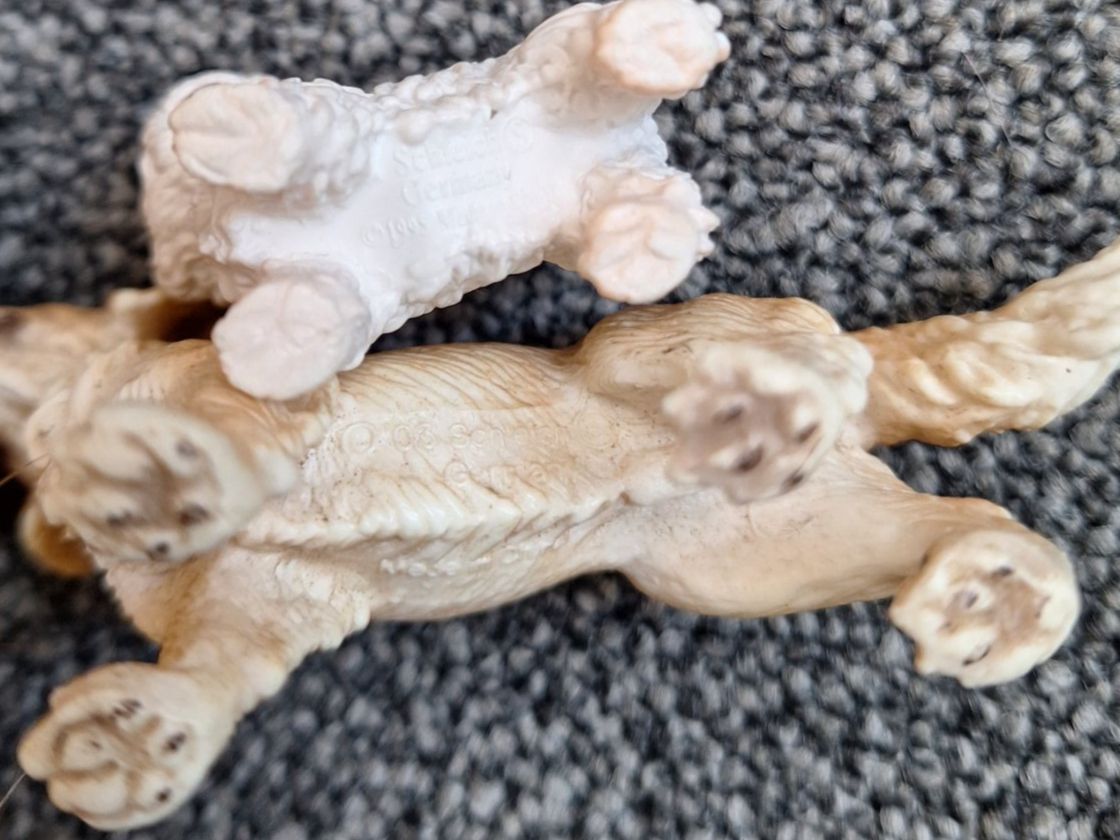 Schleich Spielzeuge: Schleich Hunde orginal mit Knochen – Gebraucht aus Honau von sams09 2