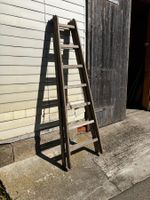 Schöne, alte Bockleiter aus Holz!